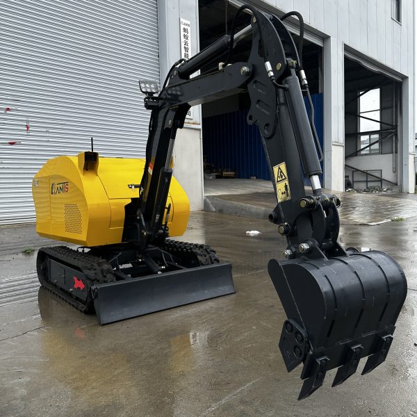 Side view of MR10 electric remote control excavator