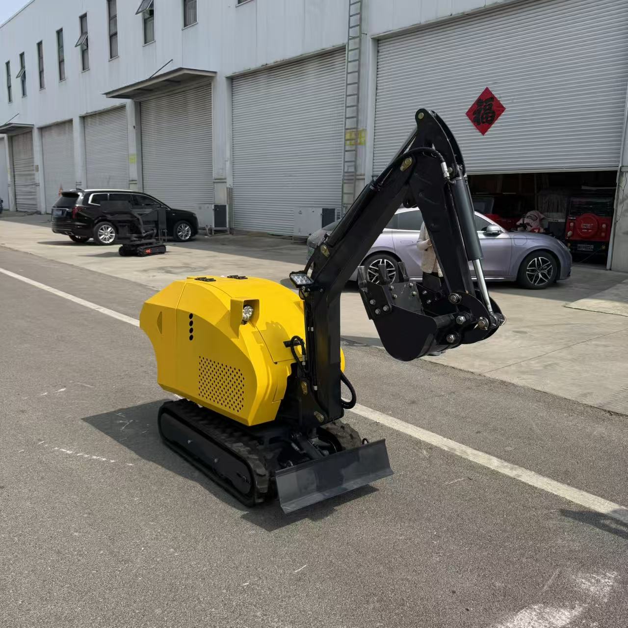 MR10 electric remote control excavator product display